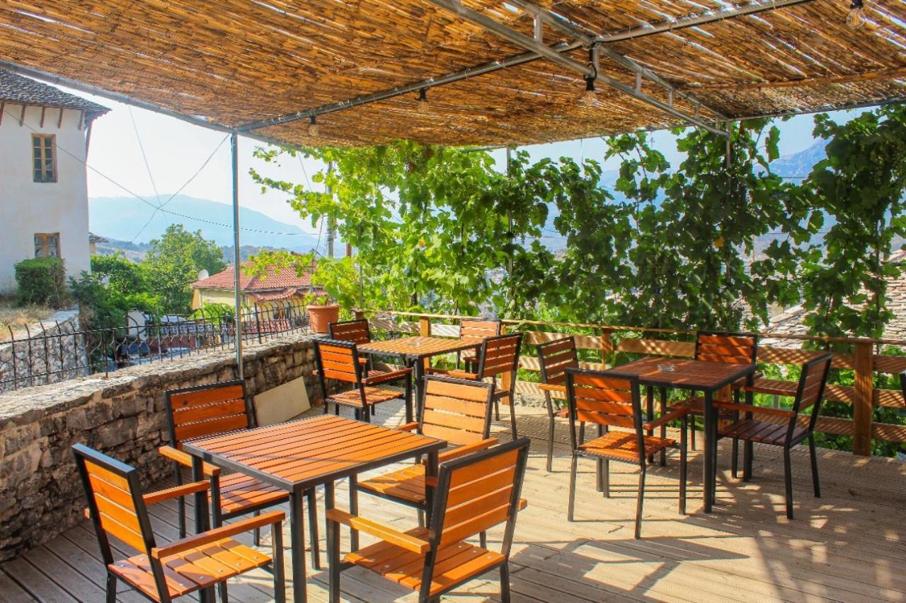Silver Hill Guesthouse Gjirokastër Buitenkant foto