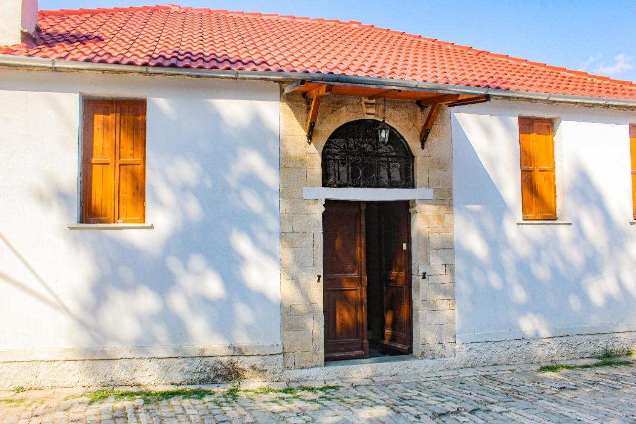 Silver Hill Guesthouse Gjirokastër Buitenkant foto