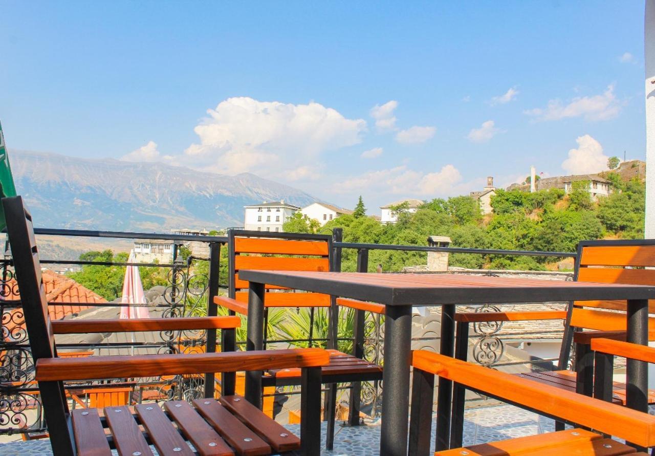 Silver Hill Guesthouse Gjirokastër Buitenkant foto