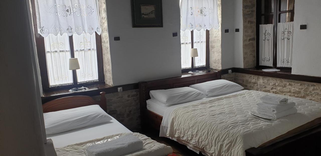 Silver Hill Guesthouse Gjirokastër Buitenkant foto