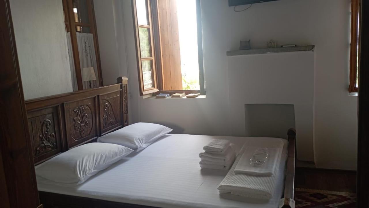 Silver Hill Guesthouse Gjirokastër Kamer foto