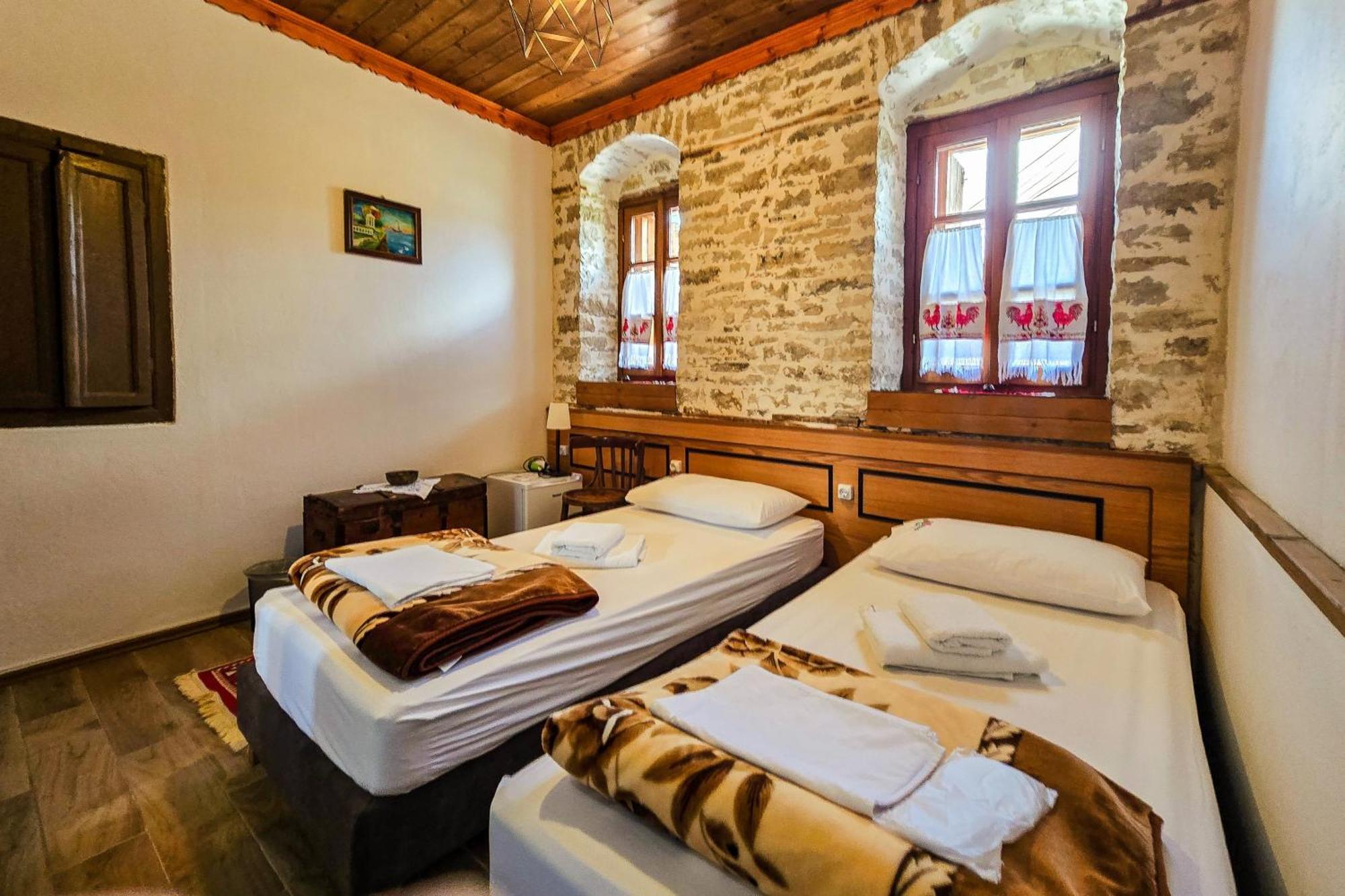 Silver Hill Guesthouse Gjirokastër Kamer foto