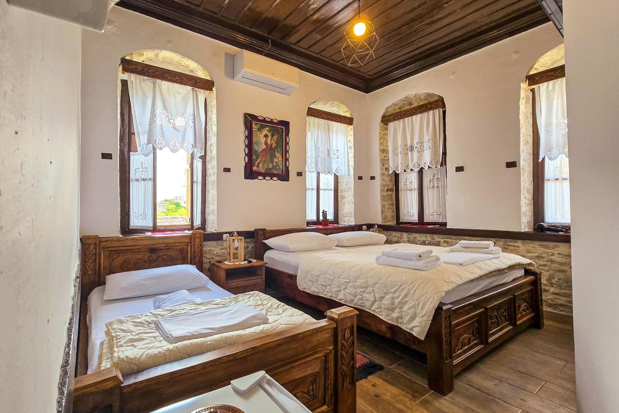 Silver Hill Guesthouse Gjirokastër Kamer foto