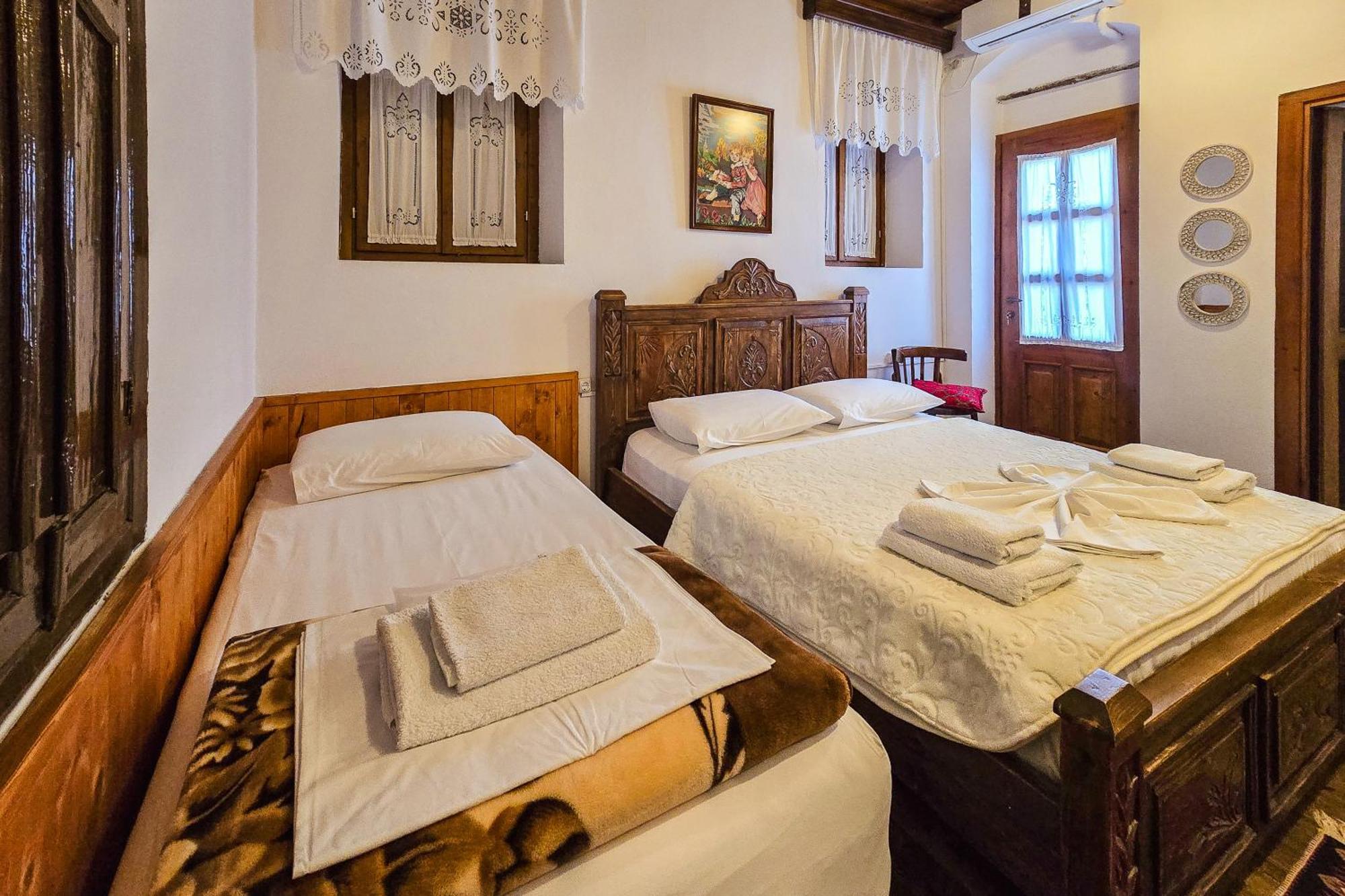 Silver Hill Guesthouse Gjirokastër Buitenkant foto