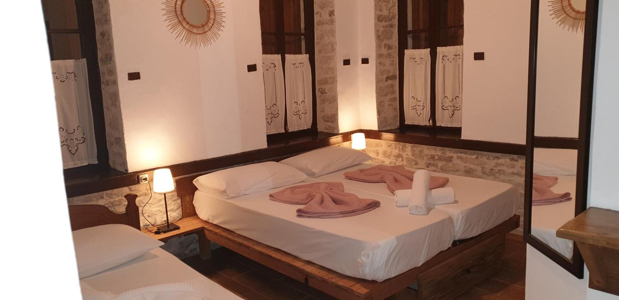 Silver Hill Guesthouse Gjirokastër Buitenkant foto
